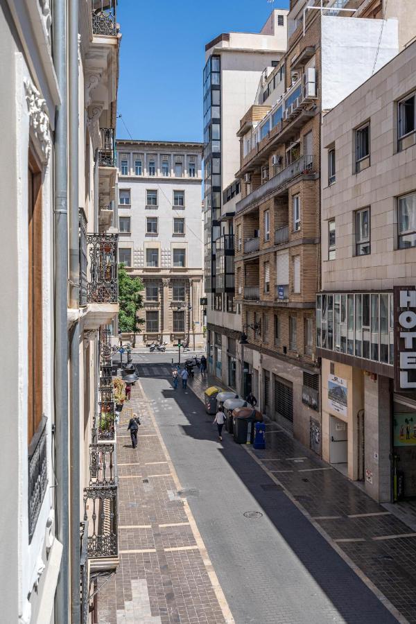 Апартаменты Central Luxury Flat With Free Parking Валенсия Экстерьер фото